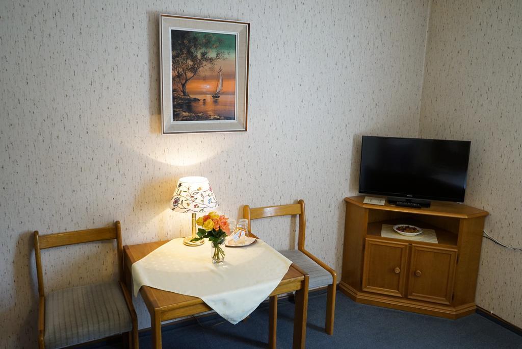 Pension Besser バート・アイゼンカッペル エクステリア 写真